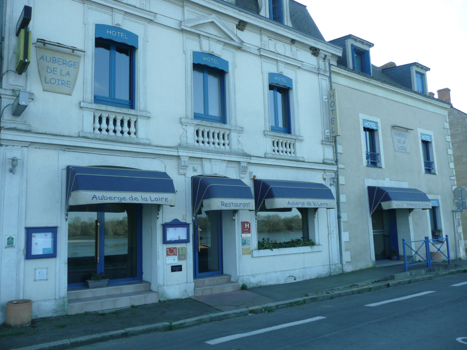 L'HOTEL RESTAURANT L'AUBERGE DE LA LOIRE à  MAUGES SUR LOIRE (49)