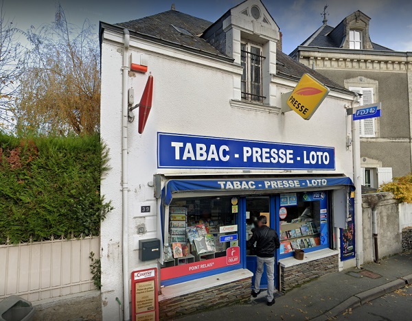 LE TABAC PRESSE JEUX SIS A LES GARENNES SUR LOIRE